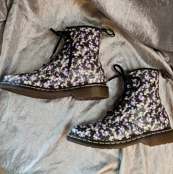 DR. MARTENS VINTAGE POINTED TOE BOOTS SZ 7 - Picture 12 of 15